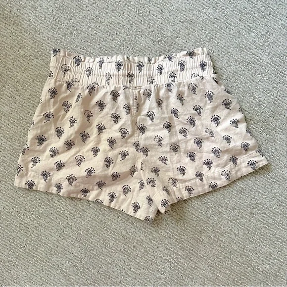 A New Day Cream and Black Shorts - Picture 2 of 7